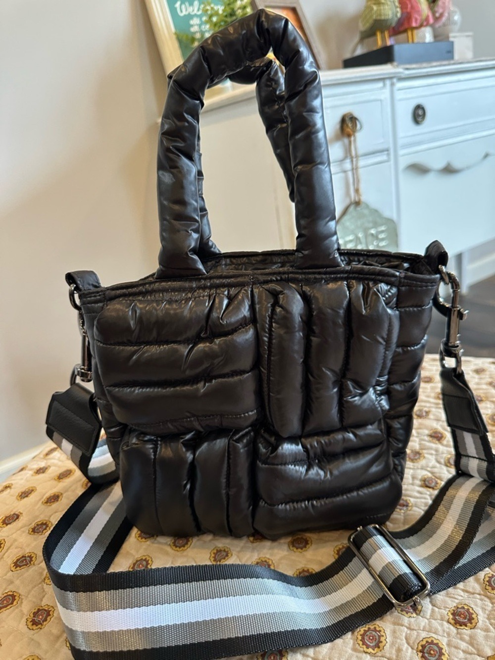 Think Rolyn Le Marche Black Criss Cross Quilted Puffer Tote Like New